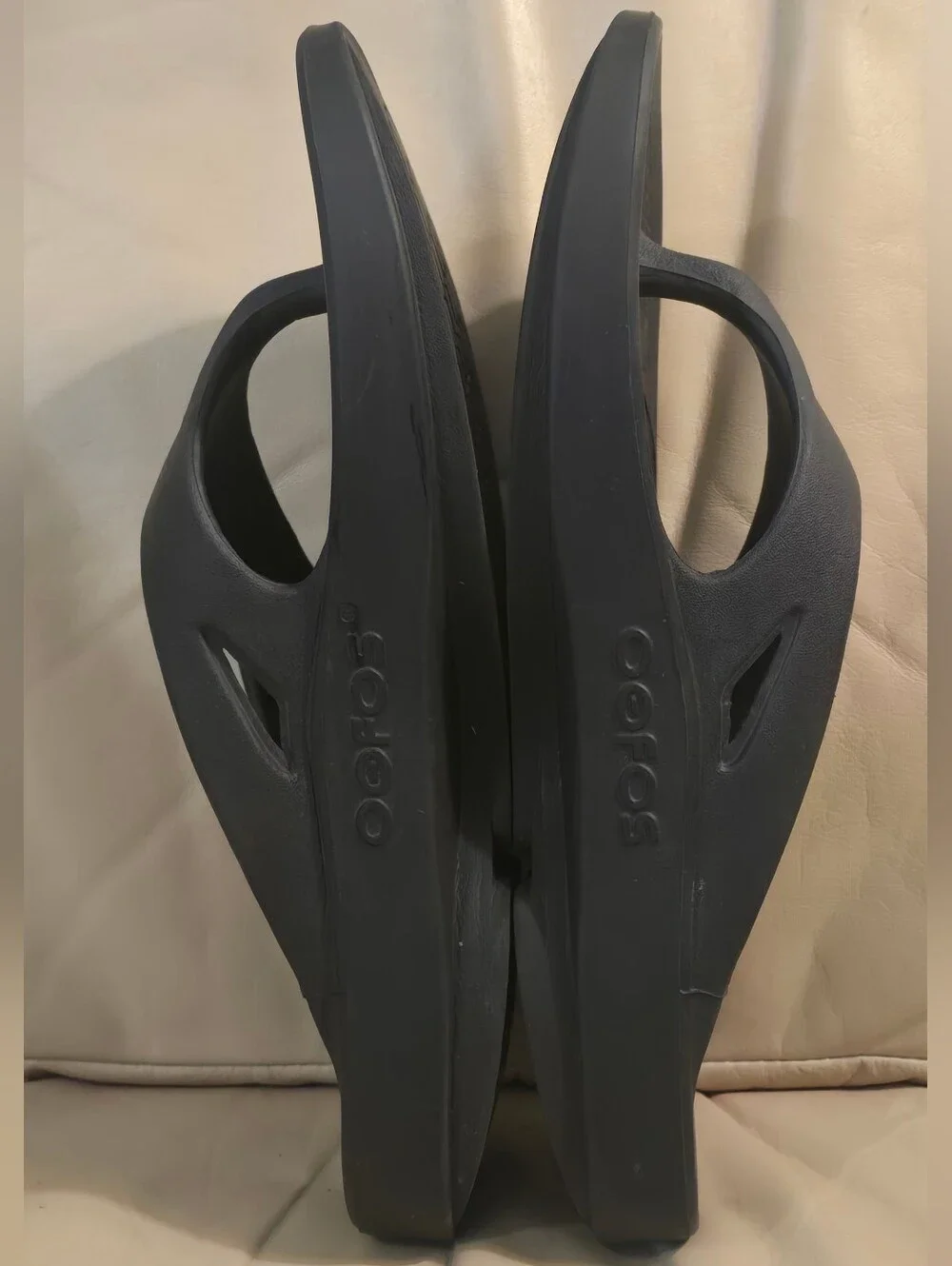 Oofos Men's Black Recovery Flip Flops Men's 9 Women's 11